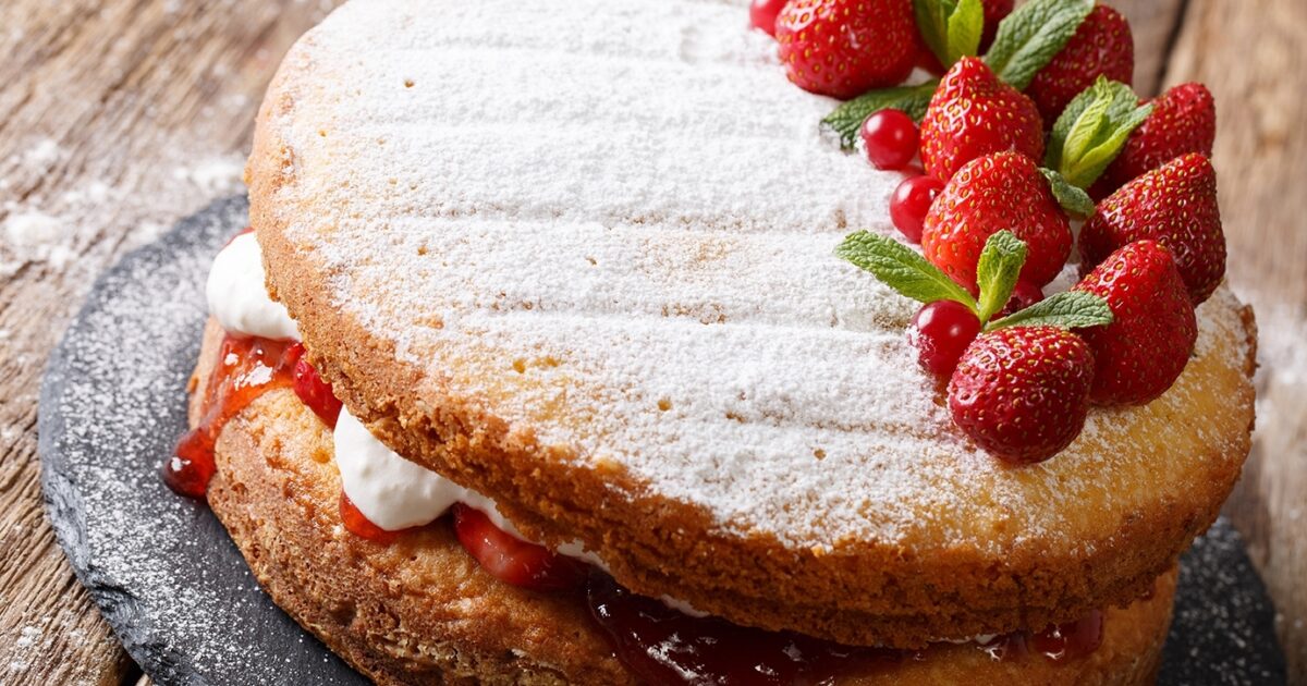 Victoria Sponge with Fresh Strawberries | Newell Stores